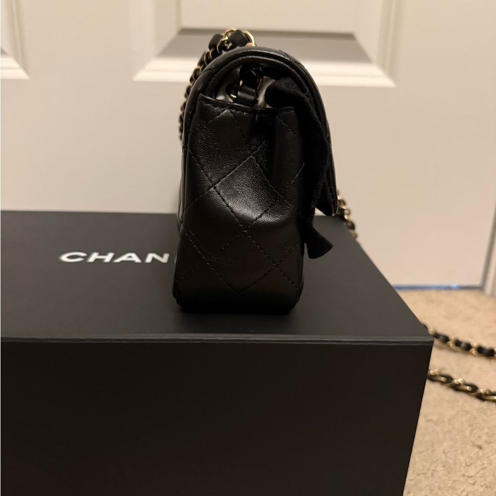 Chanel Black Quilted Shoulder Bag - Picture 3 of 6